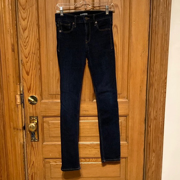 Mid rise skinny, size 2 regular